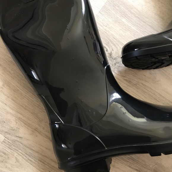 UGG Glossy Black Rubber Pull-On Waterproof Rain Womens Boots Size 10 NWOT - Picture 5 of 10